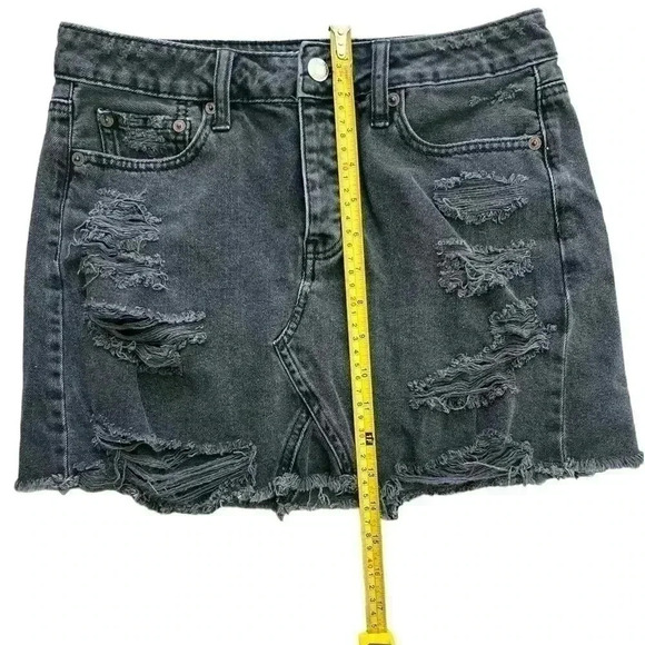 American Eagle Size 4 Black Button Fly Jean Mini Skirt Distressed - Picture 6 of 8